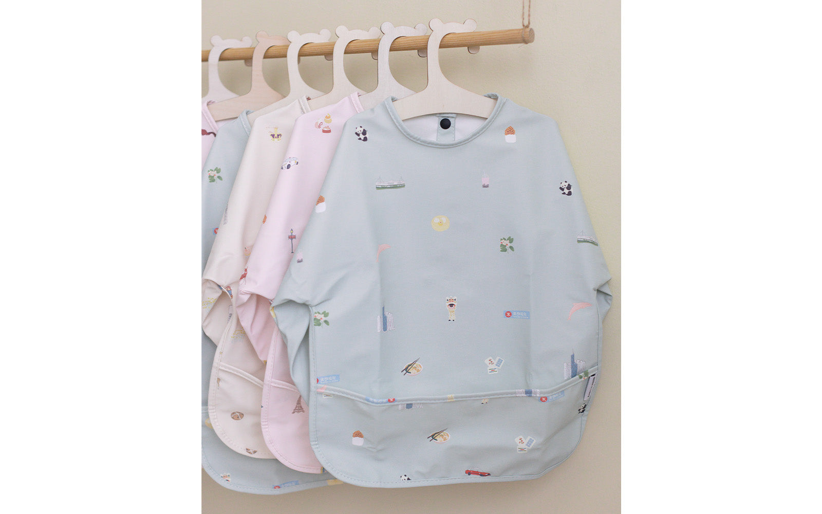 Waterproof Sleeved Bib - Hong Kong City