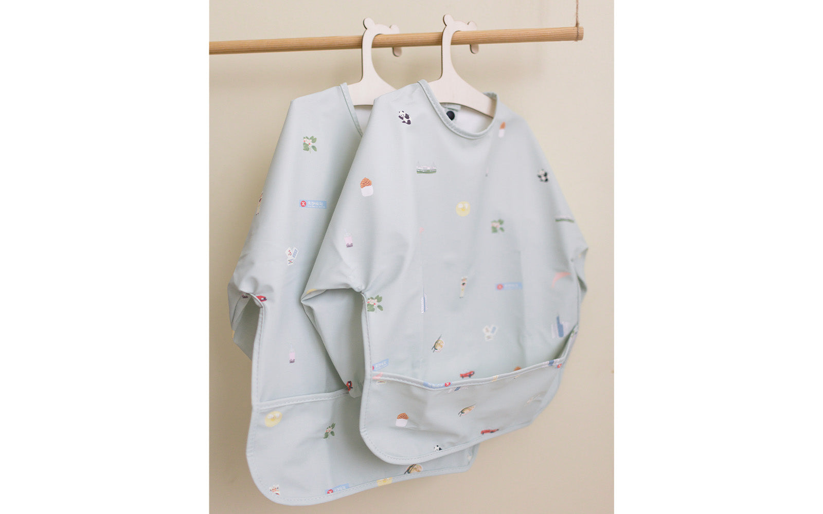 Waterproof Sleeved Bib - Hong Kong City