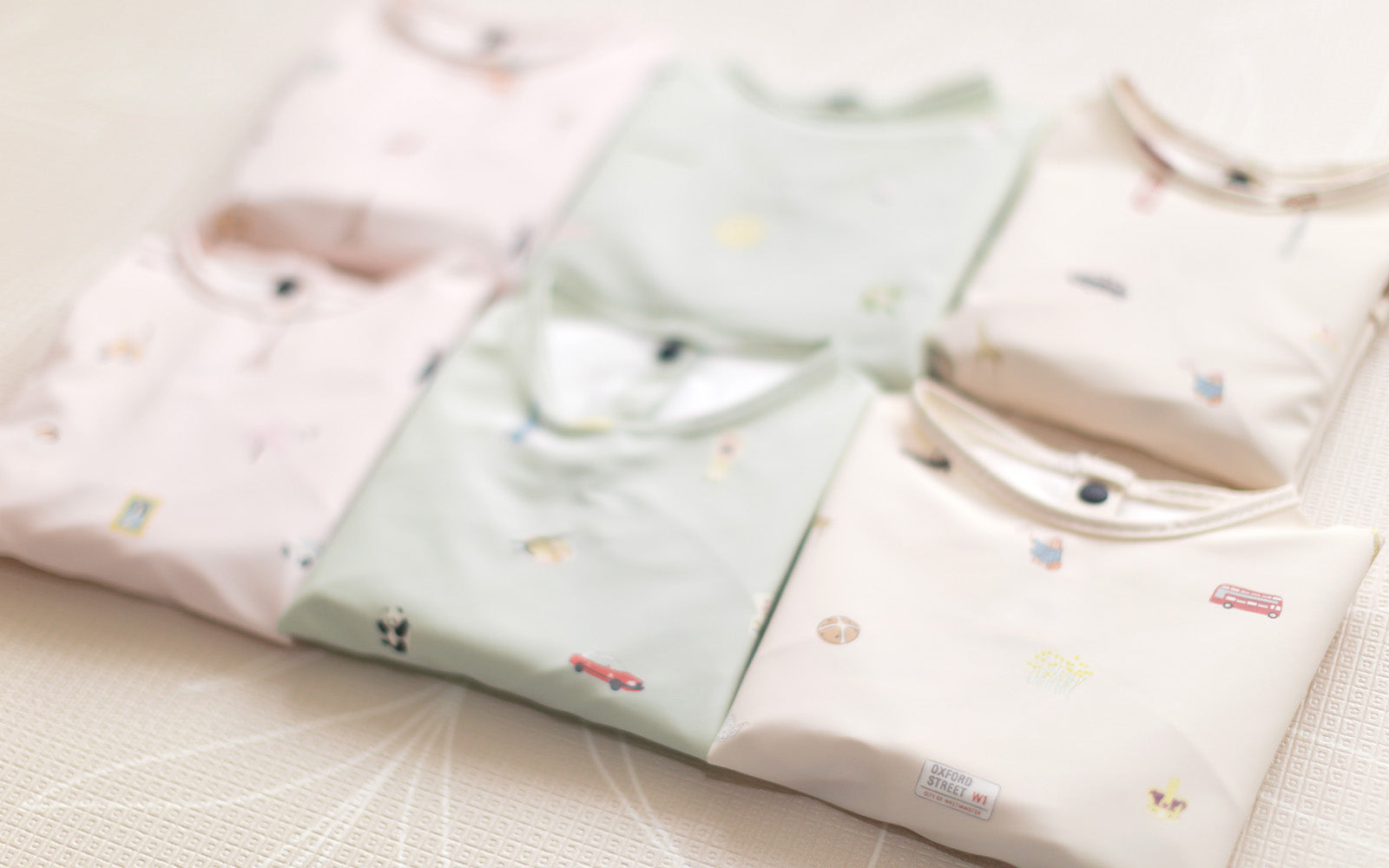 Waterproof Sleeved Bib - London City