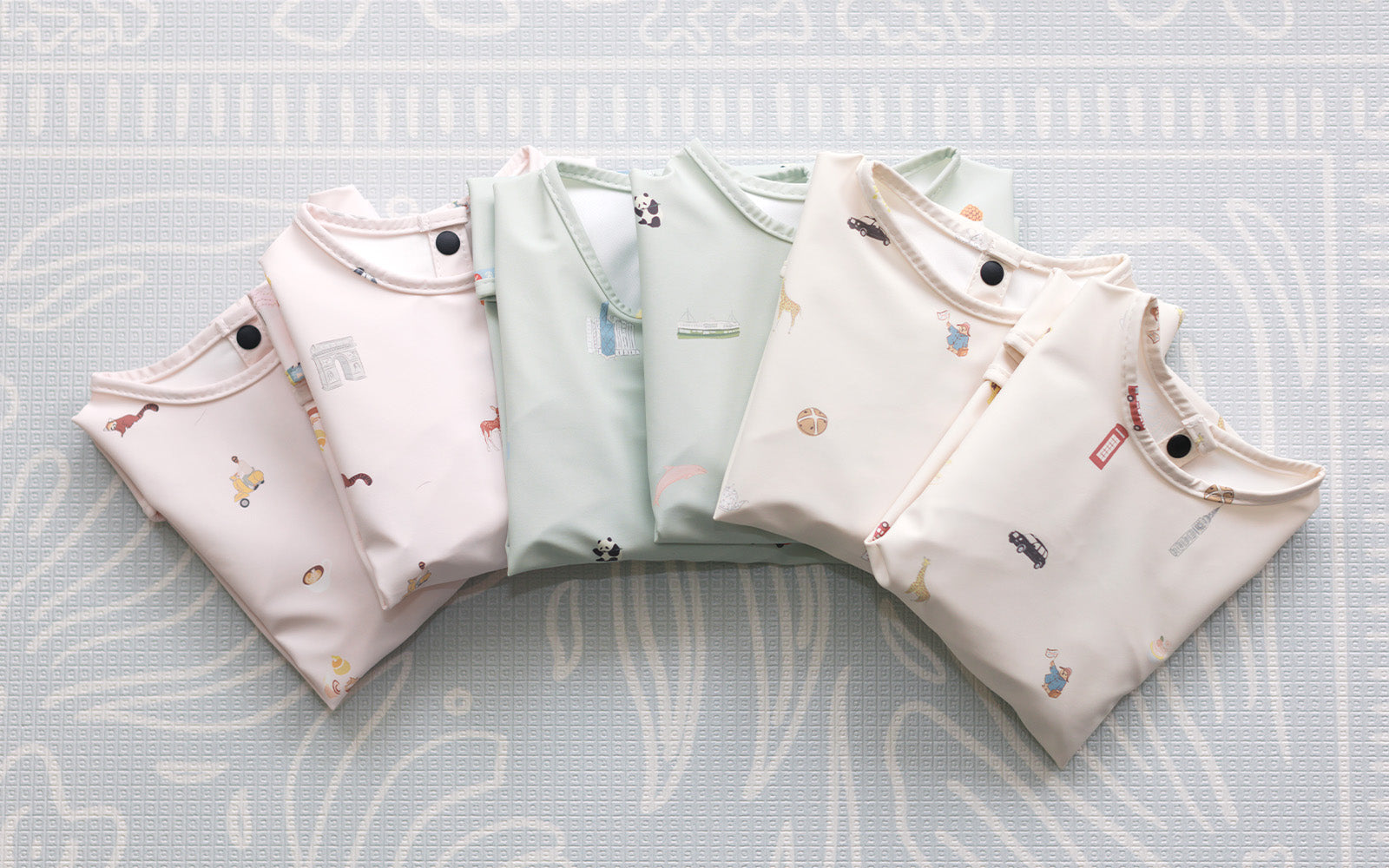 Waterproof Sleeved Bib - London City